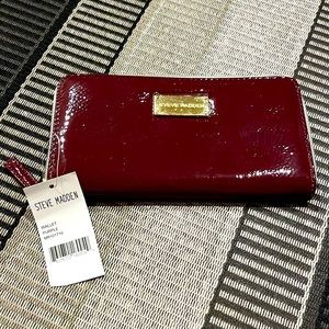 Steve Madden wallet.  NWT.  🎁idea!